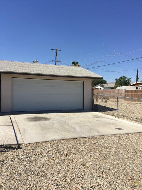 523 Harrison St, Taft, CA 93268 photo 6