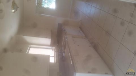 321 Mark St, Shafter, CA 93263 photo 3