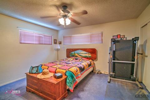 304 E Woodrow St, Taft, CA 93268 photo 16