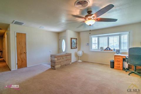 304 E Woodrow St, Taft, CA 93268 photo 13