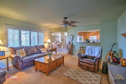 304 E Woodrow St, Taft, CA 93268 photo 5