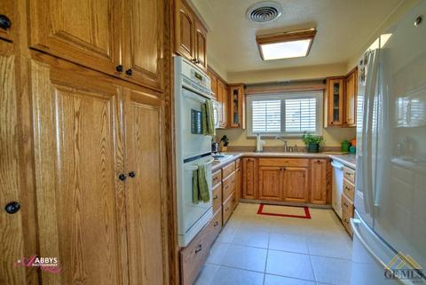 304 E Woodrow St, Taft, CA 93268 photo 11