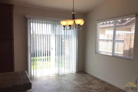 6419 Declaration Way, Bakersfield, CA 93313 photo 4