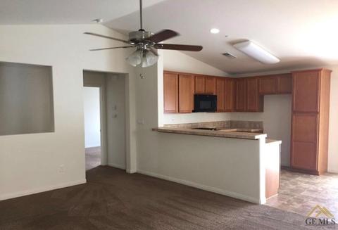6419 Declaration Way, Bakersfield, CA 93313 photo 3