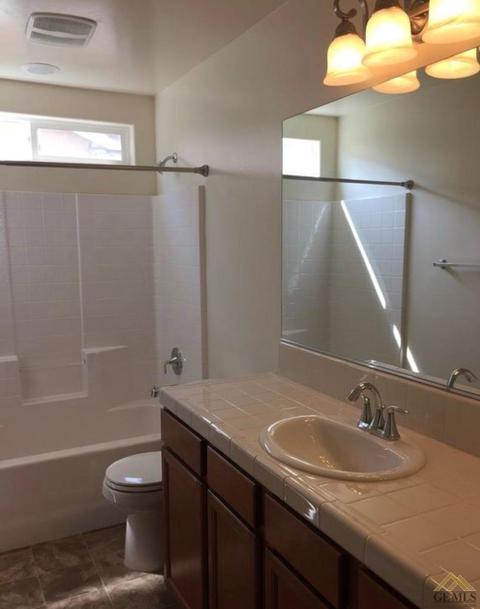 6419 Declaration Way, Bakersfield, CA 93313 photo 5