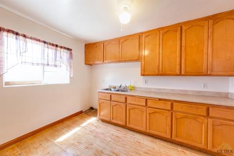 514 Easter St, Bakersfield, CA 93307 photo 7