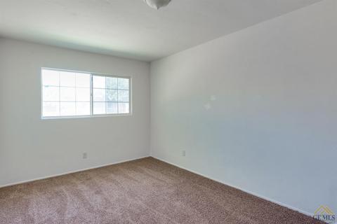514 Easter St, Bakersfield, CA 93307 photo 5