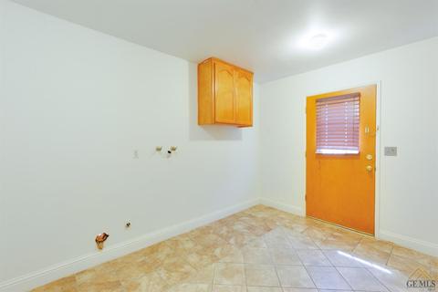 514 Easter St, Bakersfield, CA 93307 photo 10