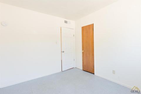 514 Easter St, Bakersfield, CA 93307 photo 15