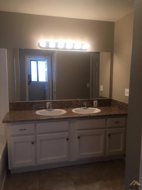 1833 Cherrytree Way, Wasco, CA 93280 photo 13