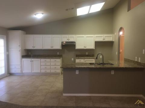 1833 Cherrytree Way, Wasco, CA 93280 photo 5
