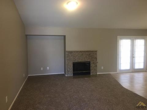 1833 Cherrytree Way, Wasco, CA 93280 photo 4