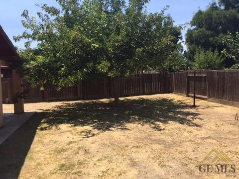 1032 Hazelnut St, Wasco, CA 93280 photo 17