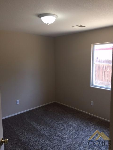 1032 Hazelnut St, Wasco, CA 93280 photo 11