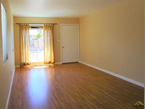 208 Jackson St, Taft, CA 93268 photo 4