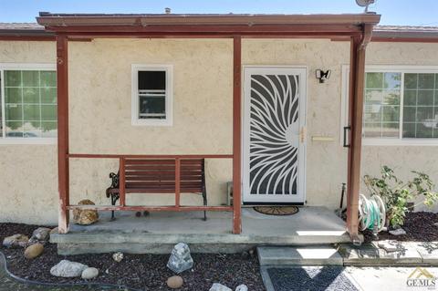 106 Franklin Ave, Taft, CA 93268 photo 4