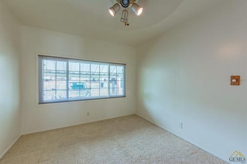 106 Franklin Ave, Taft, CA 93268 photo 10