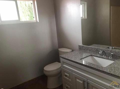516 Ranier Ave, Taft, CA 93268 photo 2