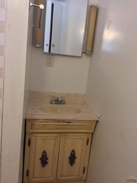 407 7th St, Taft, CA 93268 photo 12