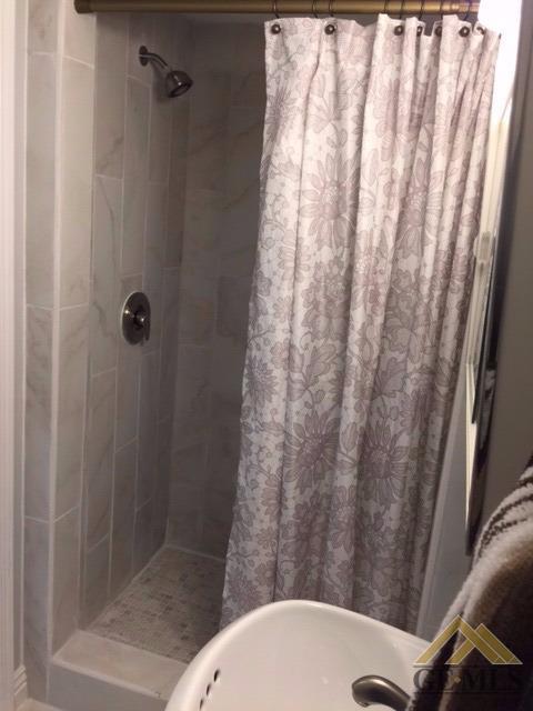 403 Monroe St, Taft, CA 93268 photo 11