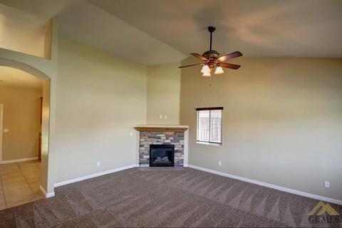409 Grace Ct, Shafter, CA 93263 photo 3