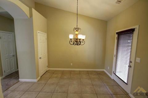 409 Grace Ct, Shafter, CA 93263 photo 11