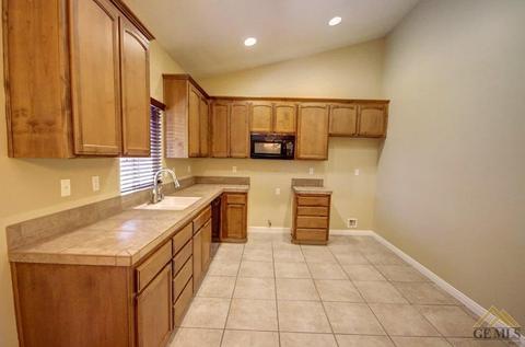 409 Grace Ct, Shafter, CA 93263 photo 8