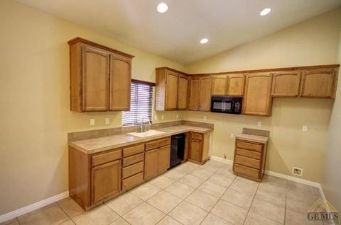 409 Grace Ct, Shafter, CA 93263 photo 7