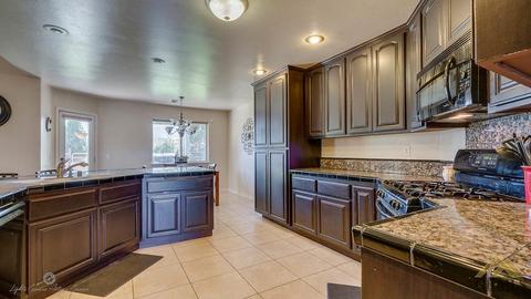 18140 Ghost Town St, Tehachapi, CA 93561 photo 9
