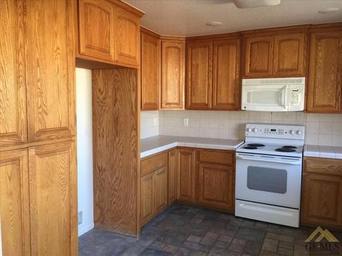 23440 Mashie Ct, Tehachapi, CA 93561 photo 4