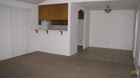 9305 Thistlewood Ct, Bakersfield, CA 93312 photo 4