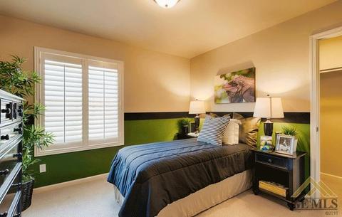 5700 Samuelson St, Bakersfield, CA 93313 photo 3
