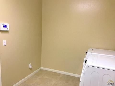 903 Newcastle Ct, Shafter, CA 93263 photo 9