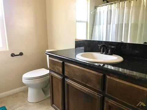 903 Newcastle Ct, Shafter, CA 93263 photo 7