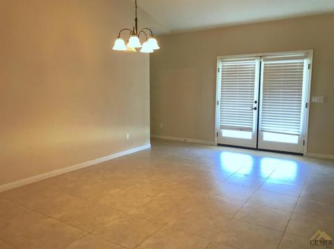 903 Newcastle Ct, Shafter, CA 93263 photo 5
