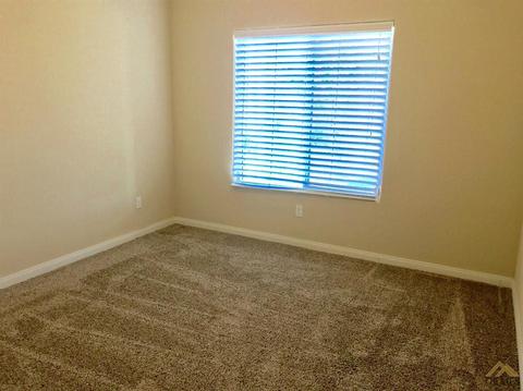 903 Newcastle Ct, Shafter, CA 93263 photo 13