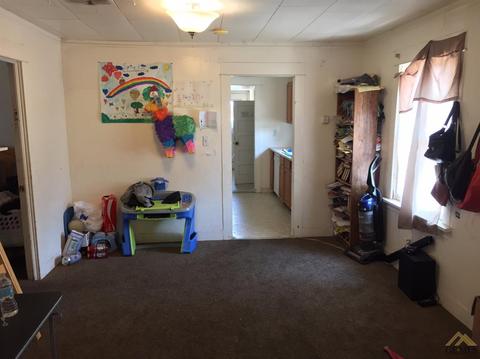 404 Monroe St, Taft, CA 93268 photo 5