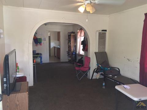 404 Monroe St, Taft, CA 93268 photo 2