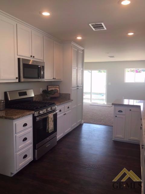 309 D St, Taft, CA 93268 photo 2