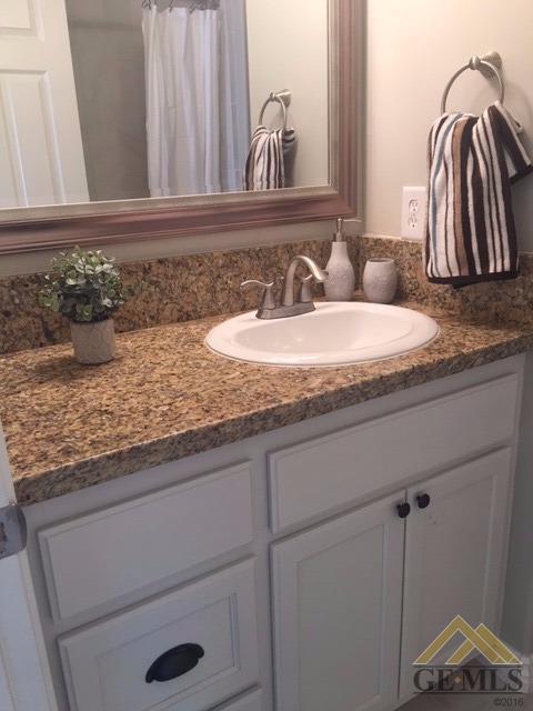 309 D St, Taft, CA 93268 photo 7