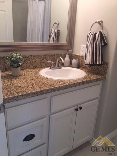 309 D St, Taft, CA 93268 photo 9