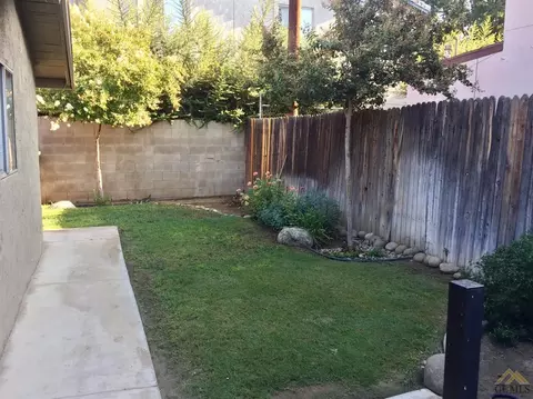 7916 Hall Rd, Lamont, CA 93241 photo 10