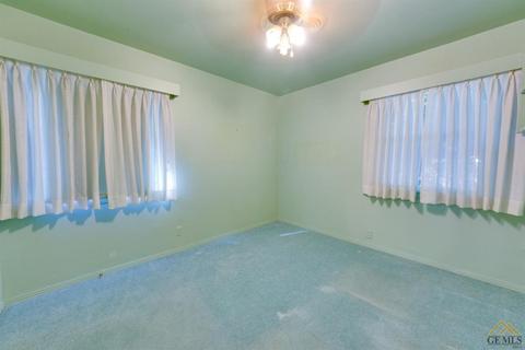 345 Walnut St, Shafter, CA 93263 photo 14