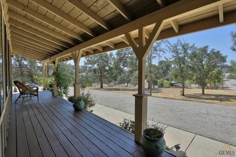 24150 Serra Pl, Tehachapi, CA 93561 photo 3
