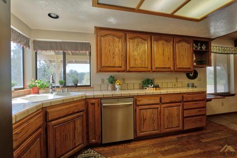 24150 Serra Pl, Tehachapi, CA 93561 photo 10