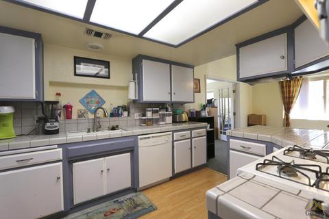 22512 Hill St, Tehachapi, CA 93561 photo 9