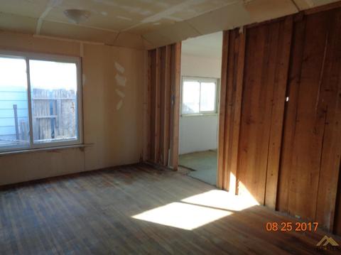 112 Main St, Taft, CA 93268 photo 4