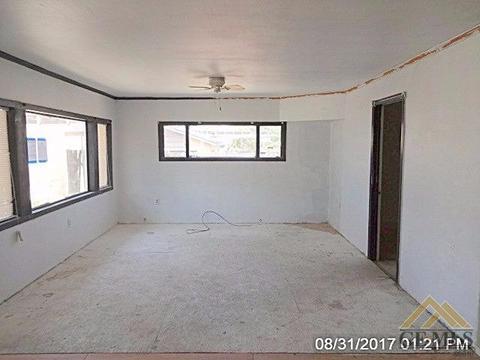 504 Eastern Ave, Taft, CA 93268 photo 2
