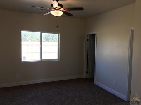 420 Pebble Beach Way, Wasco, CA 93280 photo 8