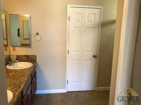 404 Summershade Ct, Wasco, CA 93280 photo 10